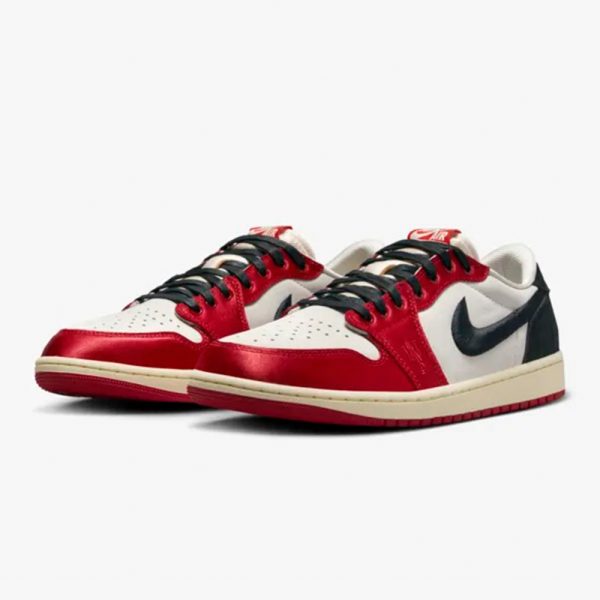 air-jordan-1-low-og-x-trophy-room-sail-and-varsity-red-fn0432-100-release-date-detail-05.jpg air-jordan-1-low-og-x-trophy-room-sail-and-varsity-red-fn0432-100-release-date-detail-05.jpg
